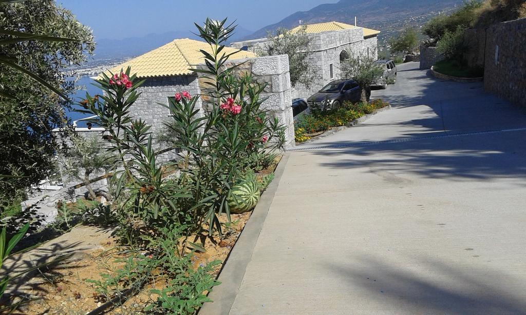 Appartamento Petra Thea Kalamata Esterno foto