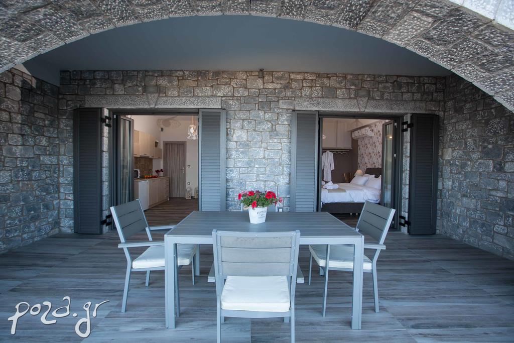 Appartamento Petra Thea Kalamata Esterno foto